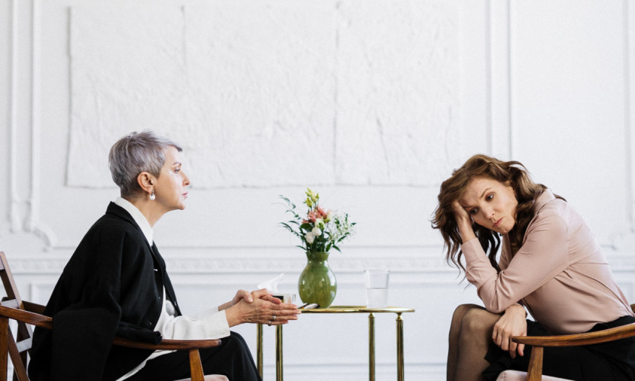 KOME DA SE JAVITE KAD ZABOLI DUŠA Razlika između psihijatra, psihologa i psihoterapeuta