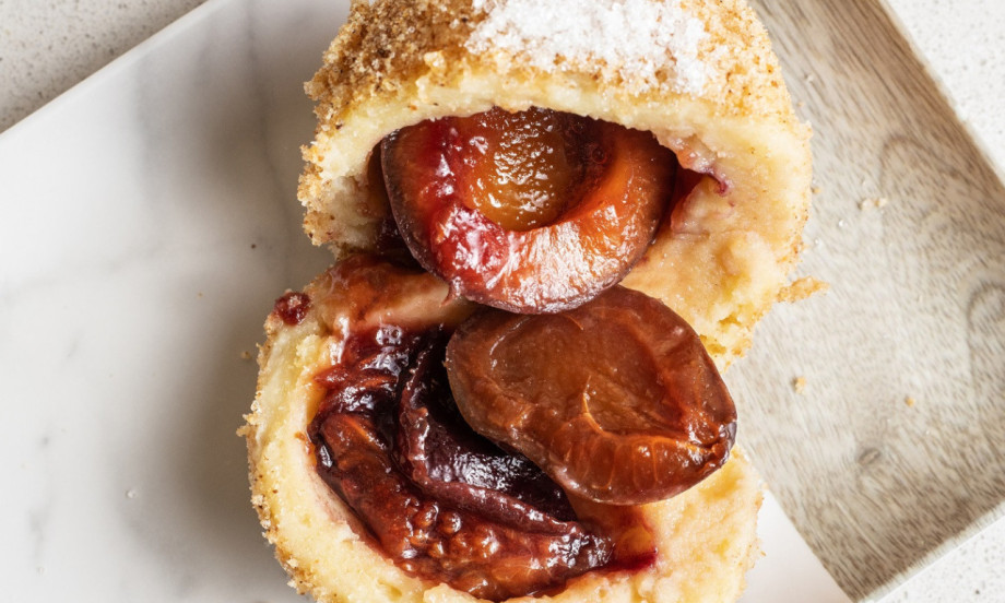 RECEPT KOJI SE PRENOSI GENERACIJAMA Tajna savršenih knedli sa šljivama!