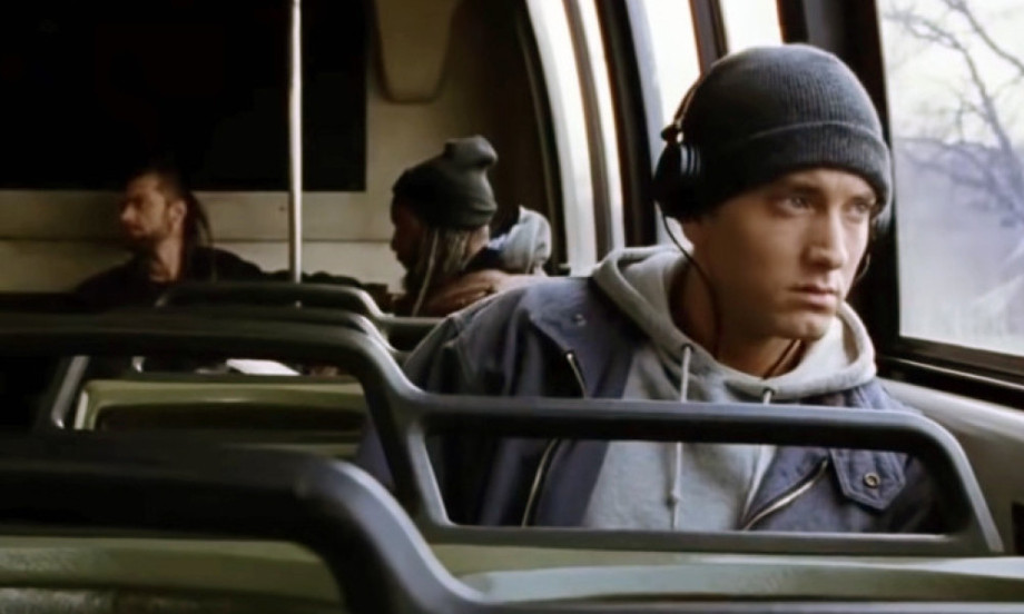 DNEVNI HOROSKOP ZA PETAK, 17. OKTOBAR Bik rešava dileme, Lav u centru pažnje, a Eminem slavi rođendan!