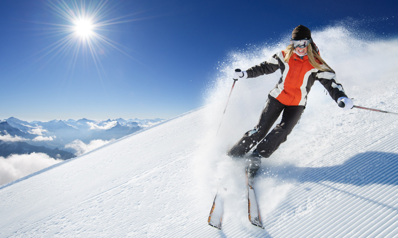 DA LI JE SKIJANJE NAJBOLJI SPORT? Evo šta ova zimska aktivnost radi vašem organizmu!