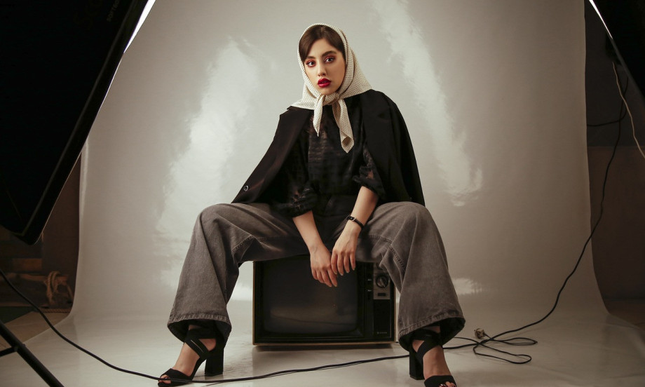 NE ZNATE KAKO DA STILIZUJETE "OVERSIZED" MAJICU ZIMI? Evo par trikova!