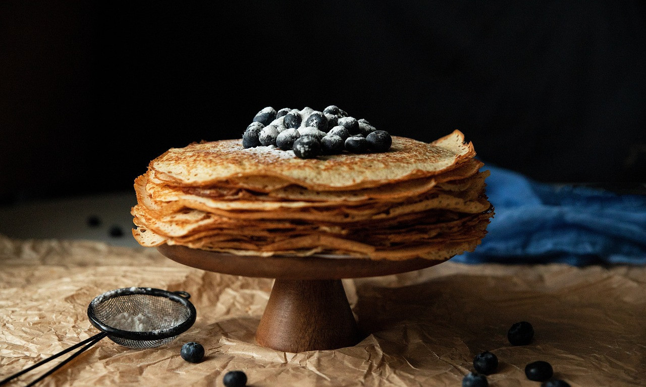 DONOSIMO VAM JEDNOSTAVAN RECEPT ZA POSNE PALAČINKE Meke, tanke i ukusne, bez mleka i jaja!