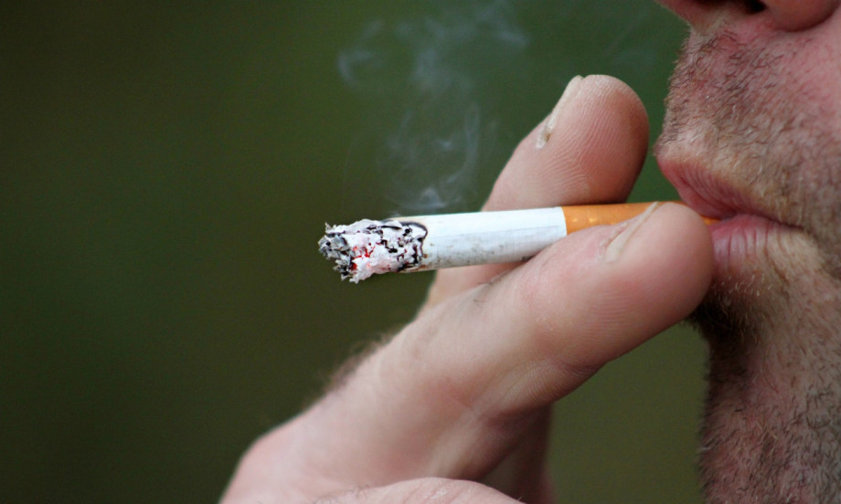 PALITE CIGARETU ČIM OTVORITE OČI? Nauka otkriva šta ova jutarnja navika govori o vašem organizmu