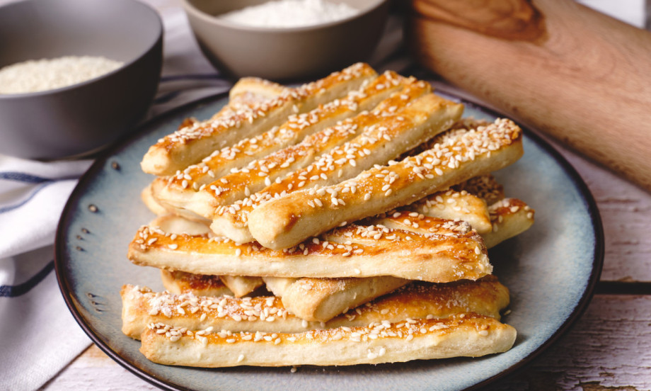 POSNI ŠTAPIĆI SA SUSAMOM KOJI NESTAJU ZA MINUT Recept koji ćete stalno ponavljati