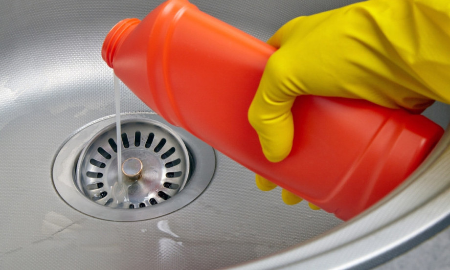 NIKADA NE SIPAJTE MAST U SUDOPERU Greška koja može skupo da vas košta