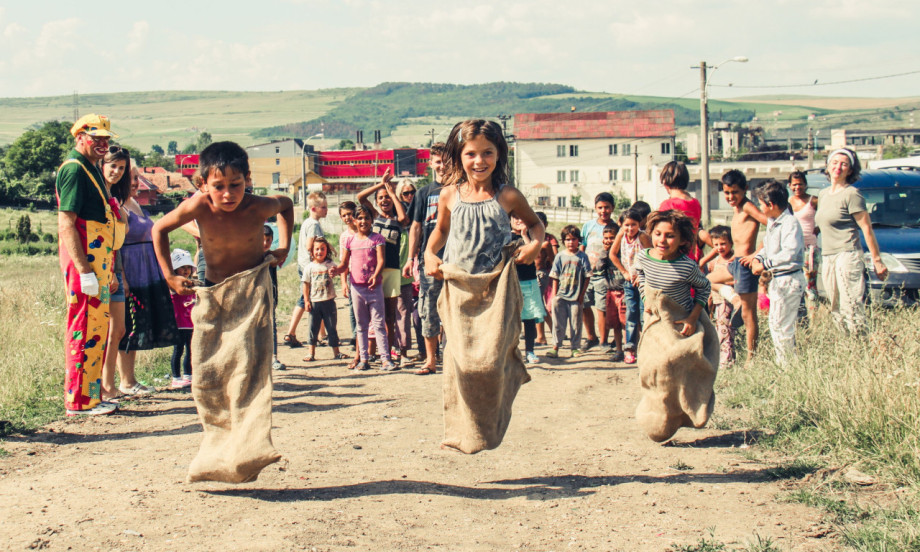 "ĐELEM, ĐELEM!" Svetski dan Roma - drum im je bio dom, ali su sačuvali ono najvrednije – dušu, jezik i tradiciju