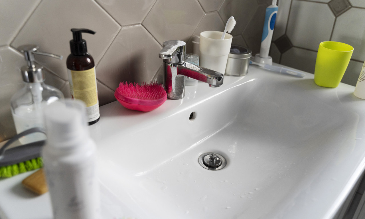 PRAVITE SKUPE GREŠKE Ovih 9 proizvoda nikada ne treba držati u kupatilu - a sigurno su vam sada tamo!