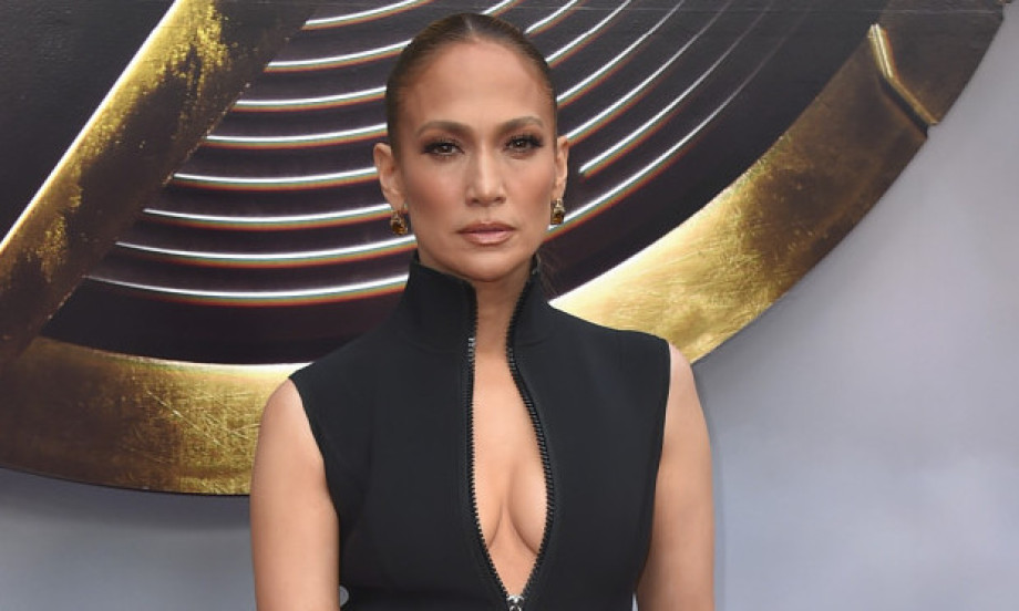 DA LI JE OVO REALNO Dženifer u teretani pokazala telo koje prkosi godinama! (FOTO)