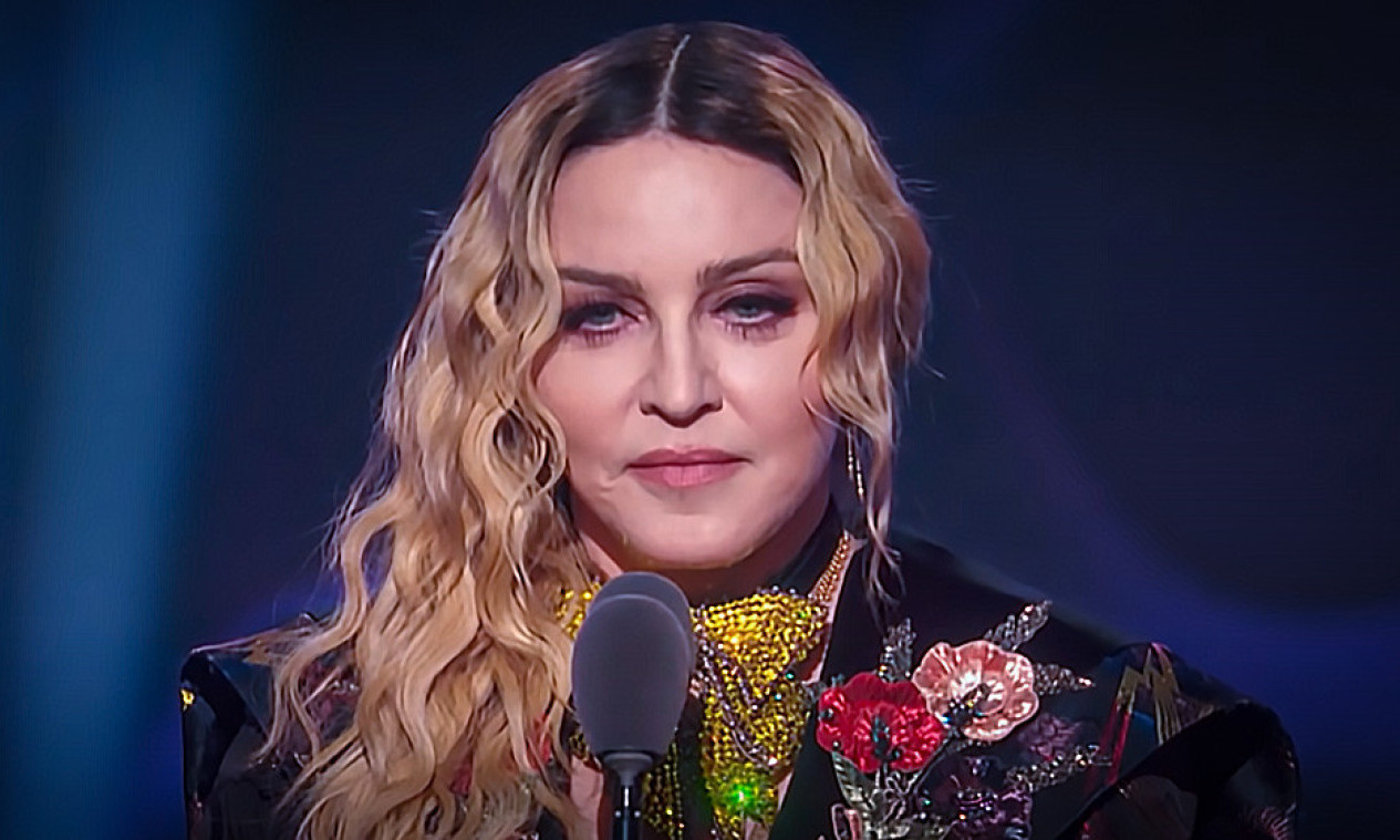 IZA OSMEHA KRILA SE PORODIČNA DRAMA Madona otkrila kako ju je ćerka vratila u život (FOTO)