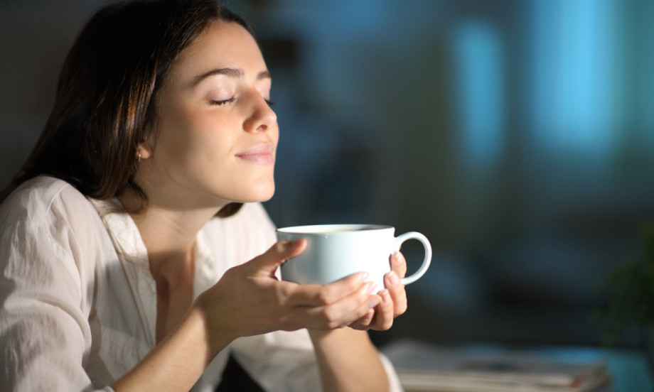 KAFA SA MLEKOM, DA ILI NE? Evo šta je zapravo zdravije!