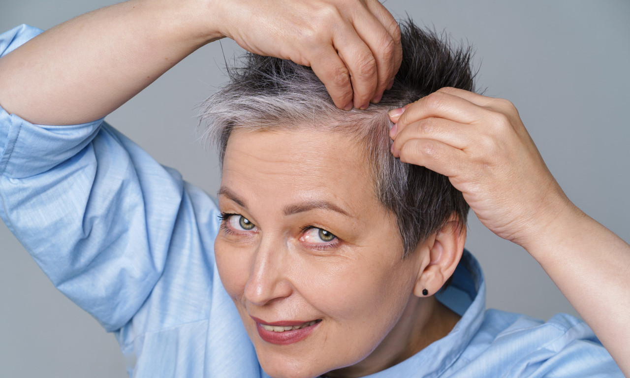 SEDA KOSA POD KONTROLOM Ovo su načini da usporite pojavu sedih, prema stručnjacima!