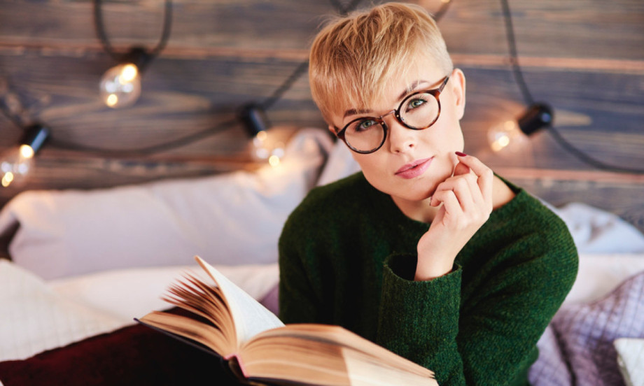 EVO KAKO KNJIGE MOGU ULEPŠATI VAŠ DOM Mali trikovi za veliku promenu