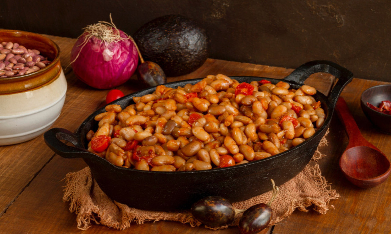 OVAKAV PREBRANAC SE PRAVI ZA BADNJI DAN Tajna bogatog ukusa krije se u jednoj sitnici, evo kojoj!