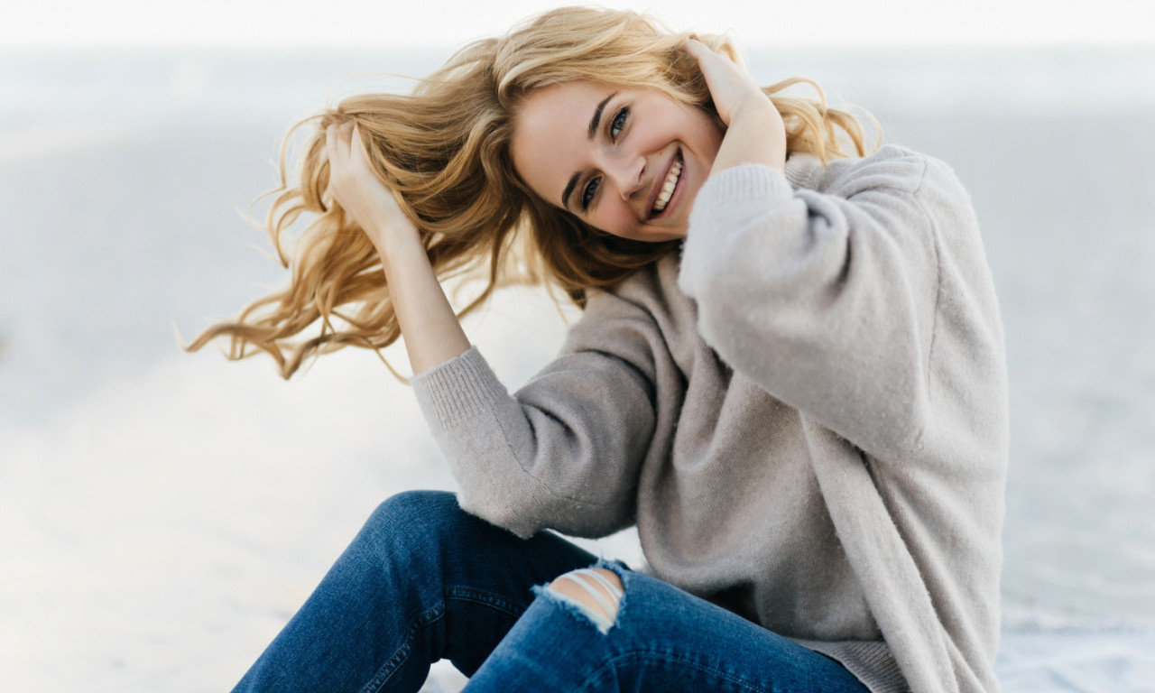 VODA OD OVOG POVRĆA OBNAVLJA I NAJISCRPLJENIJU KOSU Prirodan tretman koji jača koren i ubrzava rast!