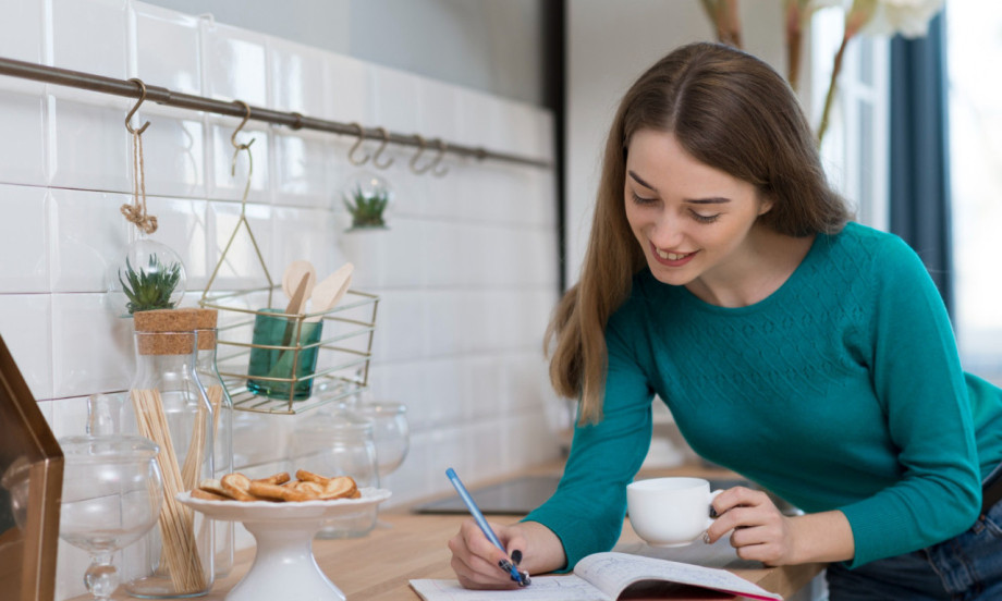 ISKLJUČITE IH IZ STRUJE Ove uređaje uvek treba da izvadite iz utičnice kad ih ne koristite