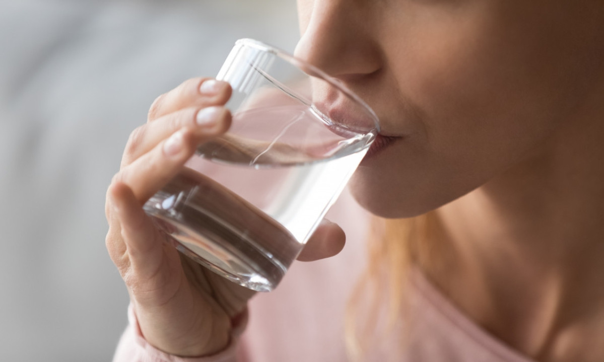 TOPLA VODA UJUTRU, DA ILI NE Stručnjaci otkrivaju da li zaista pomaže organizmu