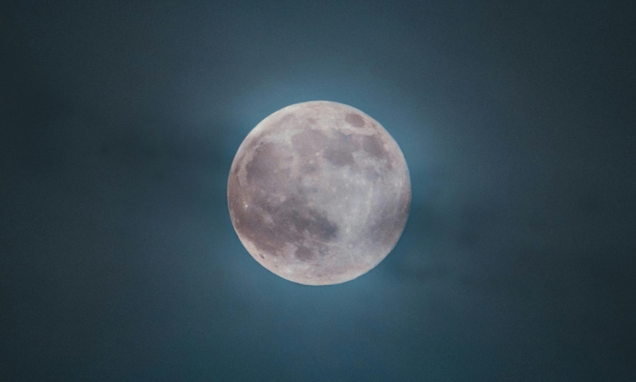 „HLADNI MESEC“ STIŽE TAČNO U OVO VREME! Poslednji pun mesec u 2025. godini, a za ova četiri znaka otvara novo poglavlje!