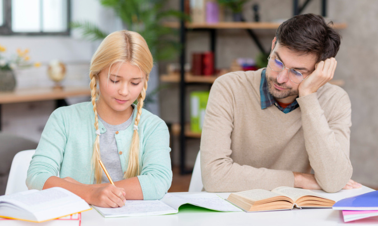 DECA I DOMAĆI ZADATAK Kako pomoći, a ne preuzeti sve