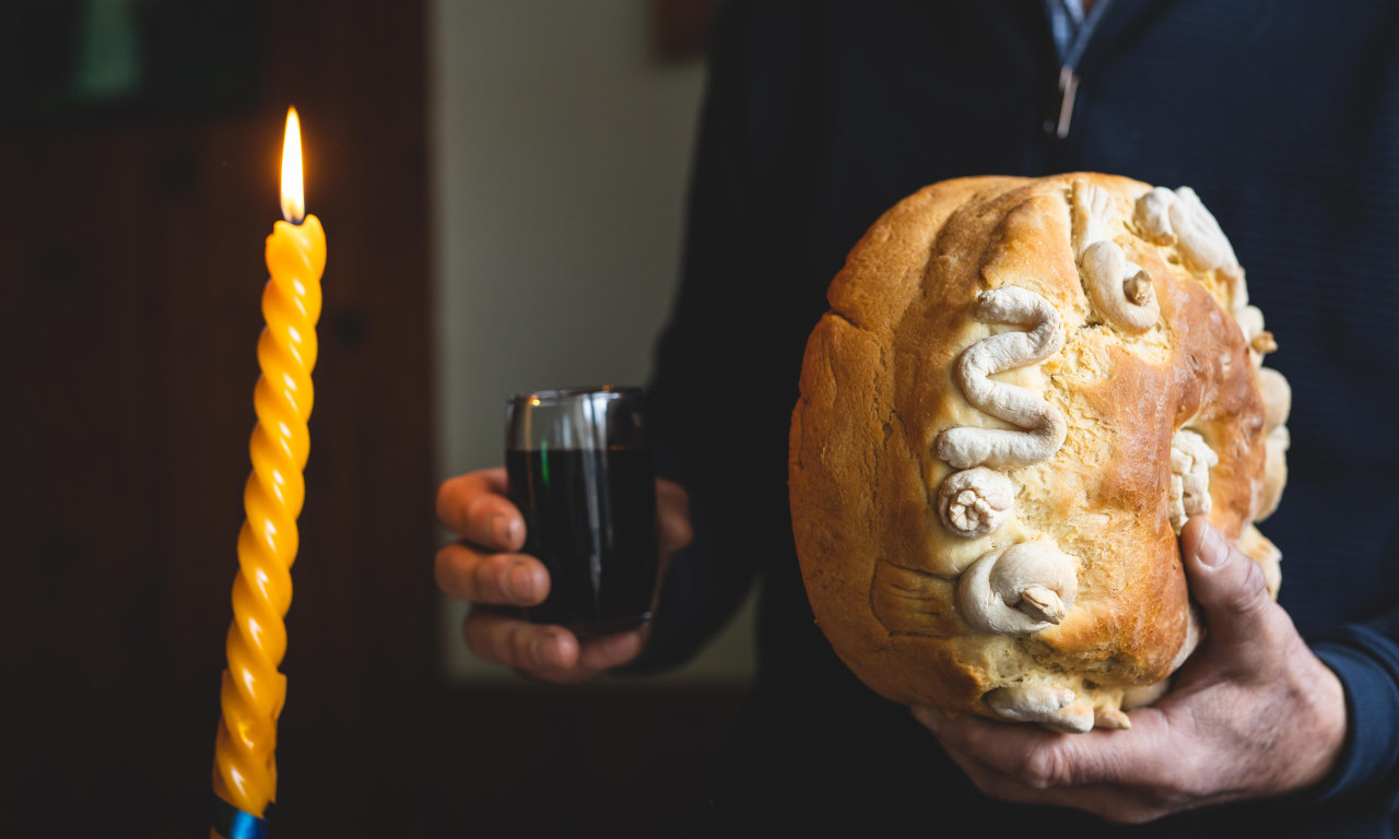 ŠTA URADITI SA SVEĆOM KADA PROĐE SLAVA Poslušajte savet šta kažu sveštenici