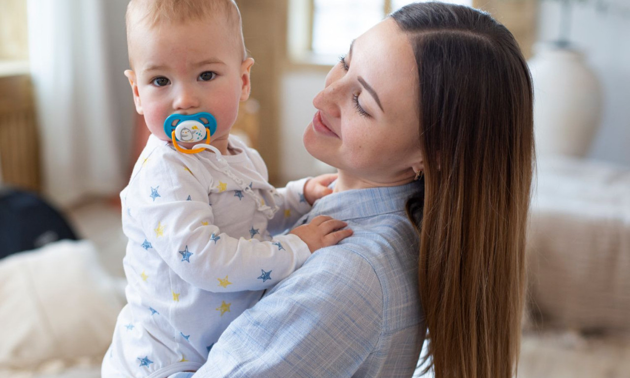 KAKO ZAŠTITITI I NEGOVATI BEBINU KOŽU TOKOM HLADNIH MESECI Mala koža, velika pažnja!