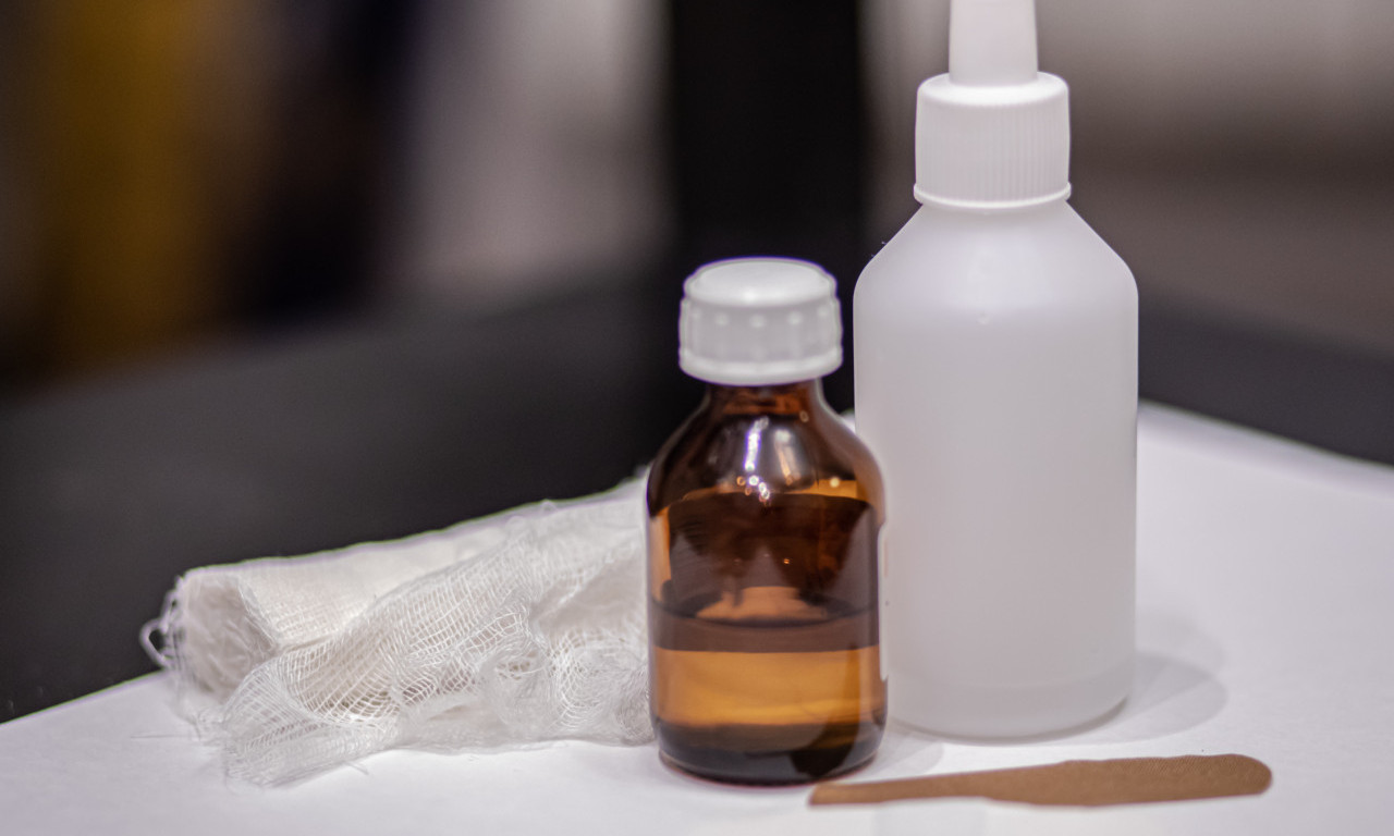 ZA ŠTA SE SVE KORISTI OBIČAN HIDROGEN Pravi saveznik za zdravlje i čistoću, evo kako da ga iskoristite