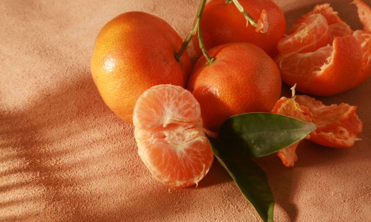 NE BACAJTE KORU OD MANDARINE! Evo šta sve može da izleči