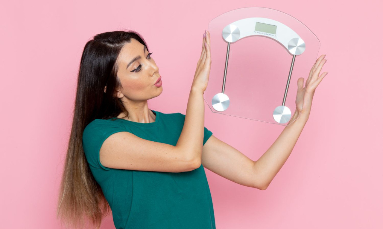 SARMA NA TANJIRU I NA VAGI Evo koliko kalorija ima praznični klasik i da li ugrožava vitku liniju!