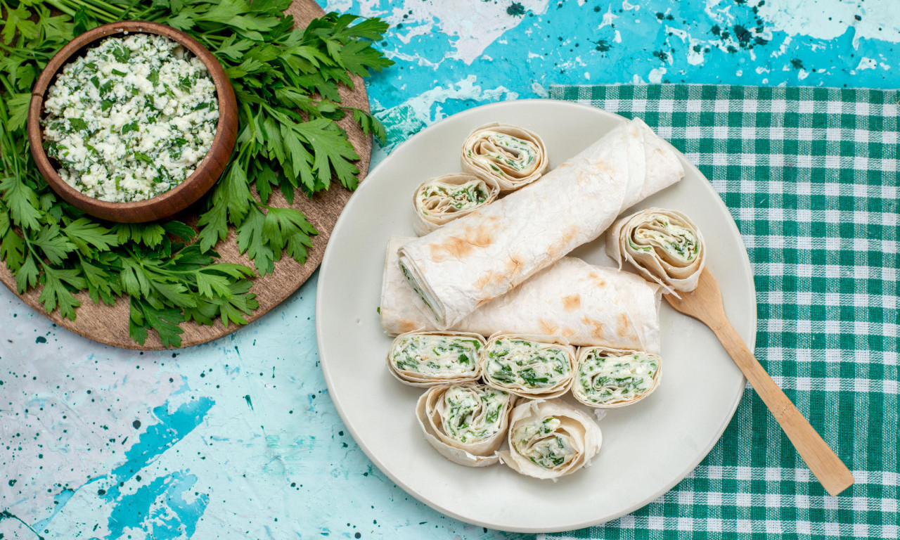 OVO JELO SE NE PEČE, A PRVO NESTANE SA SLAVSKE TRPEZE Posni slani rolat koji uvek ispadne savršeno