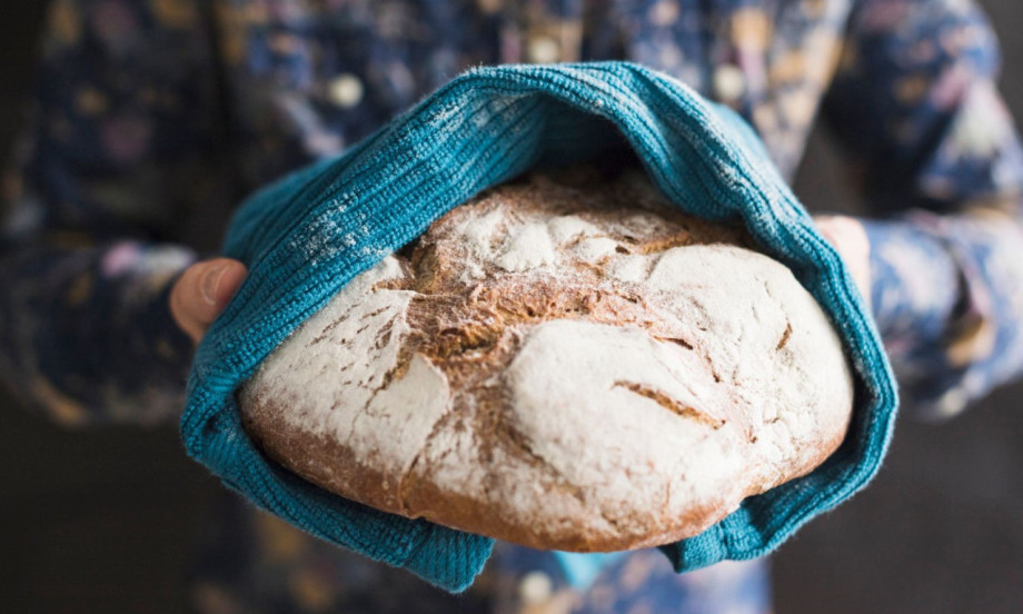 ŠTA SE DEŠAVA AKO SVAKI DAN JEDETE BELI HLEB? Nutricionisti otkrivaju kada može biti koristan, a kada postaje problem