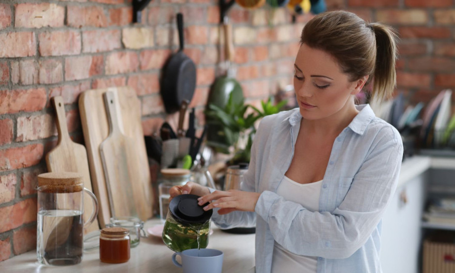 BILJKE KOJE STVARNO POMAŽU KOD VALUNGA Prirodna podrška u menopauzi zasnovana na nauci