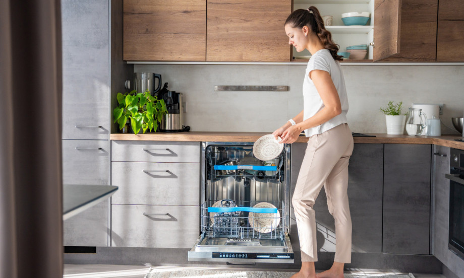 OVO ĆE VAS IZNENADITI Evo kako jedna čašica ovoga može da produži život vaše mašine za sudove!