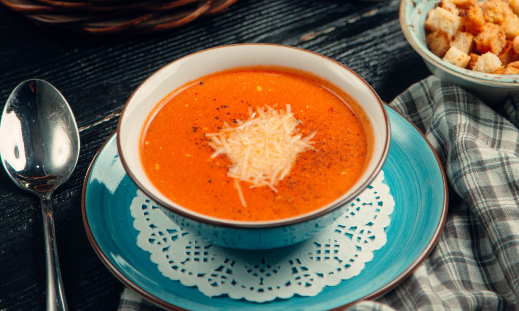 PARADAJZ ČORBA KOJA GREJE DUŠU Savršen recept za hladne jesenje dane!