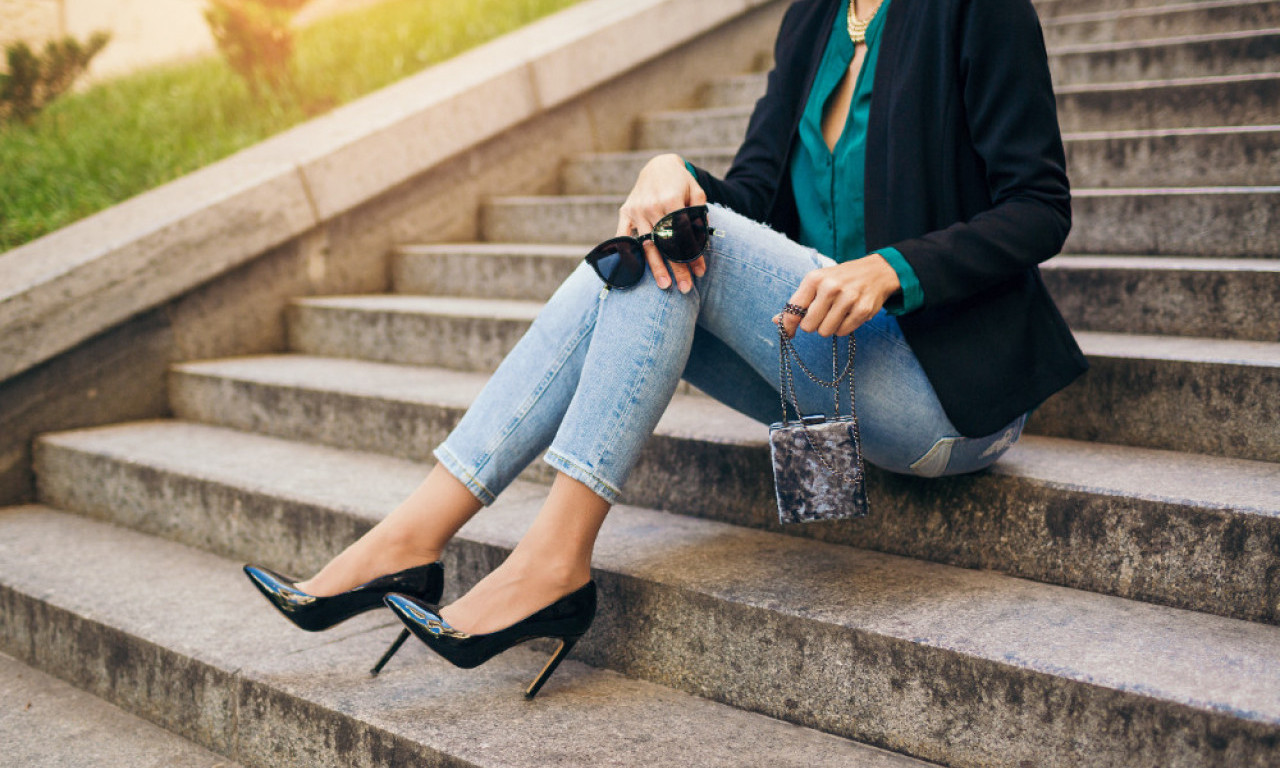 "UBIJAJU" VAS ŠTIKLE? Ovo je najlakši način da razgazite uske cipele!