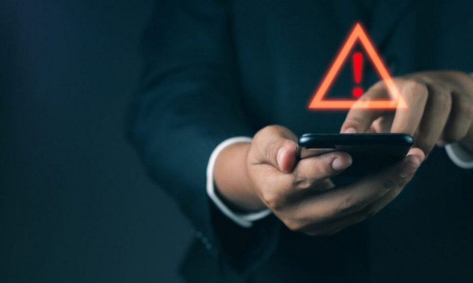 OPASNOST NA INTERNETU Evo zašto je gledanje sajtova za odrasle rizično!