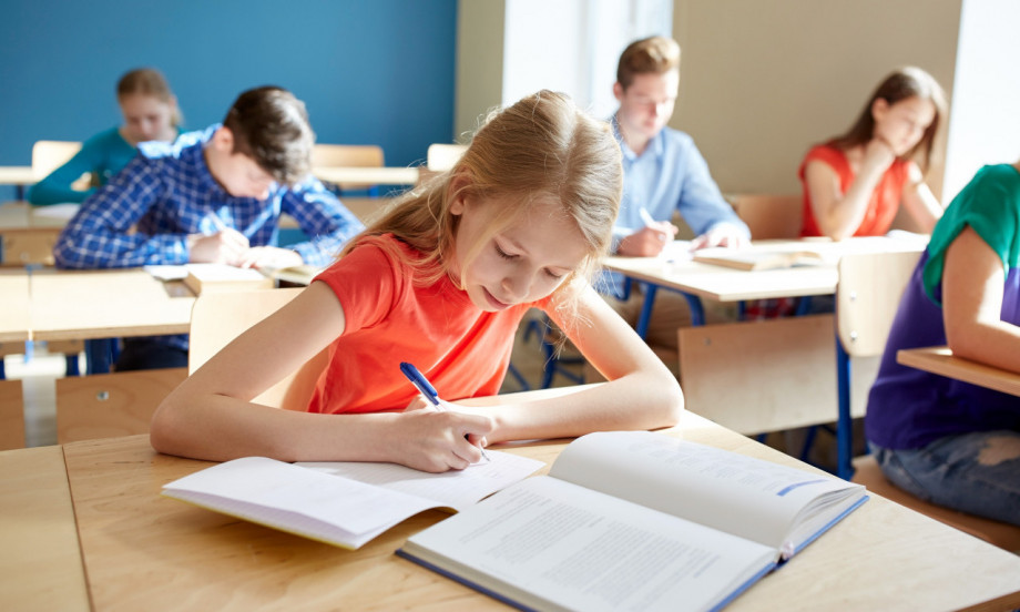 /data/images/2025-01-23/122355_shutterstock-520160416_kf.jpg VEĆ POČINJE PRVO TESTIRANJE U ŠKOLAMA! Evo šta pokazuje inicijalni test i zašto je važan za đake