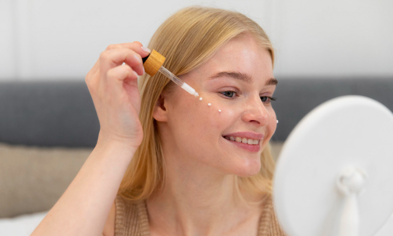 TAJNA ZDRAVOG I ZATEGNUTOG LICA POSLE 40 Dermatolozi otkrivaju istinu!