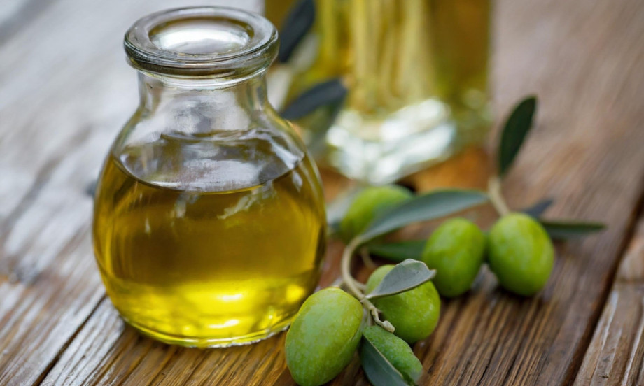 MASLINOVO ULJE KAO TAJNO ORUŽJE ZA ČIŠĆENJE KUHINJE Ovaj trik menja navike u domaćinstvu