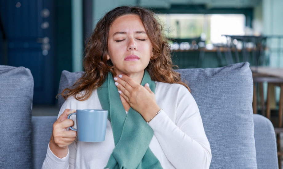 /data/images/2025-02-05/124297_shutterstock-2256915735_kf.jpg PRIRODNI LEKOVI PROTIV KAŠLJA Luk, narandža i lovor – evo koji još domaći sirupi zaista pomažu