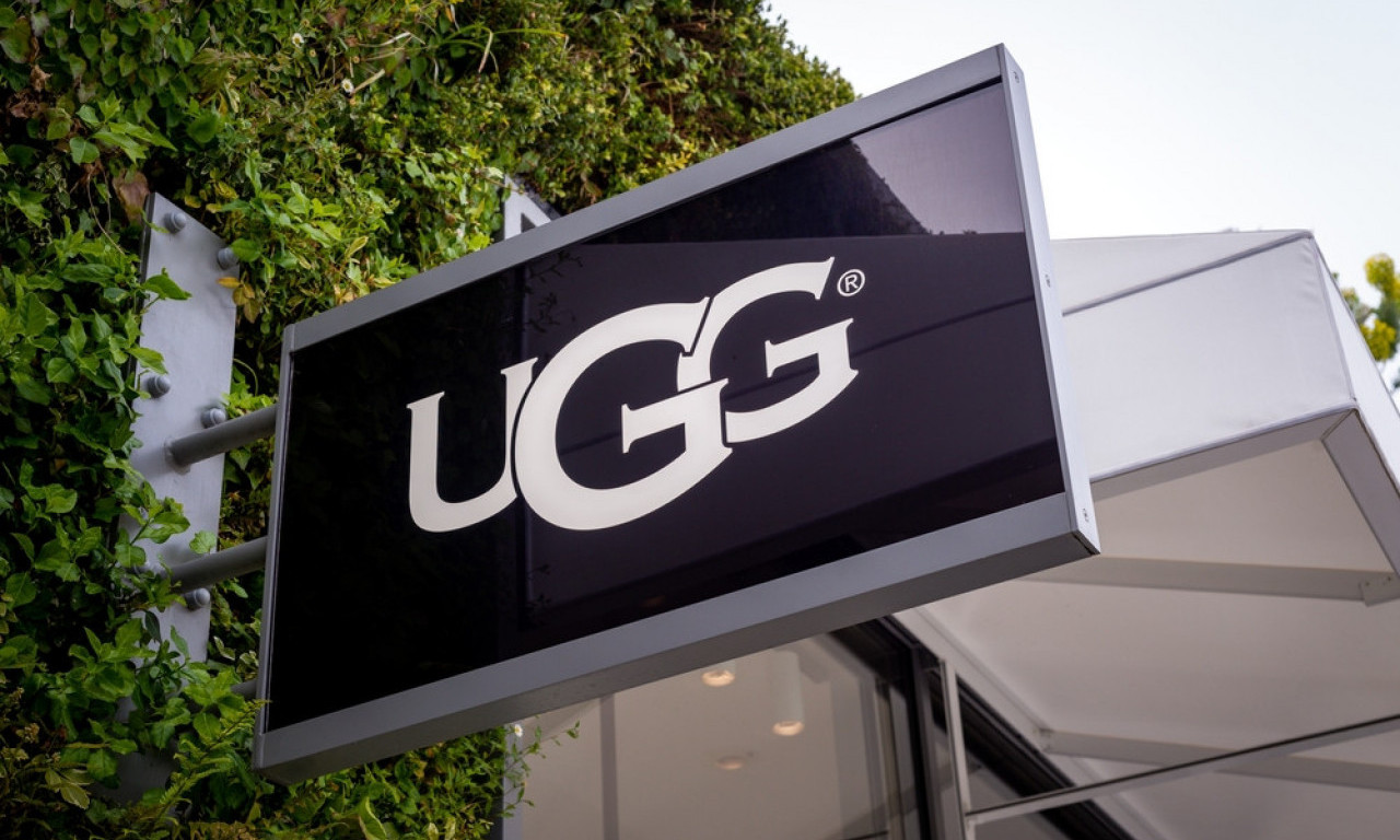 NOVE UGG ČIZME KOJE ĆE SE NOSITI SAMO TAKO Džonatan Anderson spojio omiljenu zimsku obuću sa detaljima mokasina