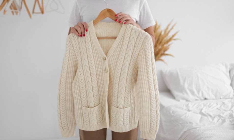 TRIK OD 100 DINARA KOJI SPAŠAVA DŽEMPERE Stara caka zbog koje iznošeni komadi izgledaju kao novi!