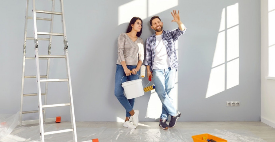 PET JEDNOSTAVNIH TRIKOVA KAKO DA OSVEŽITE DNEVNU SOBU BEZ VELIKIH TROŠKOVA Mali koraci za veliku promenu