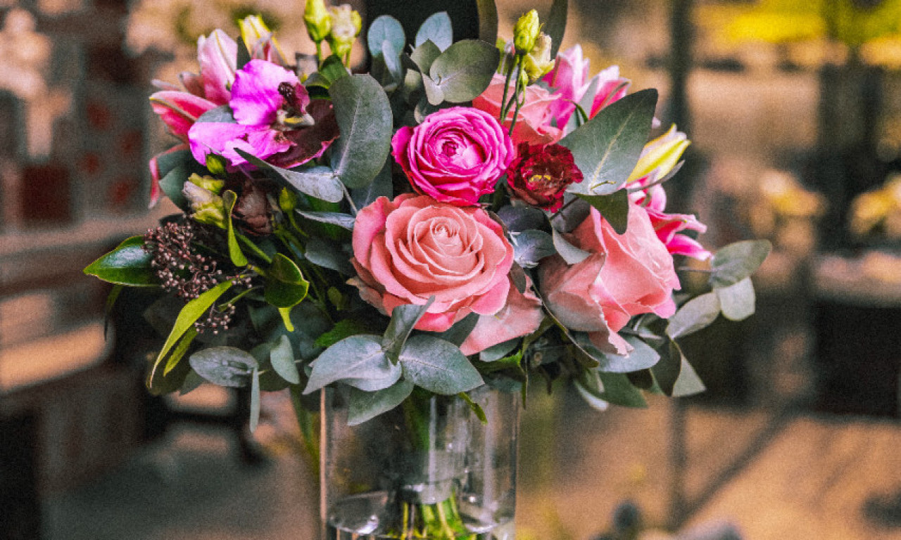 KOJE SE CVEĆE NOSI NA ARANĐELOVDAN Tradicija, simbolika i šta poručujete izborom buketa