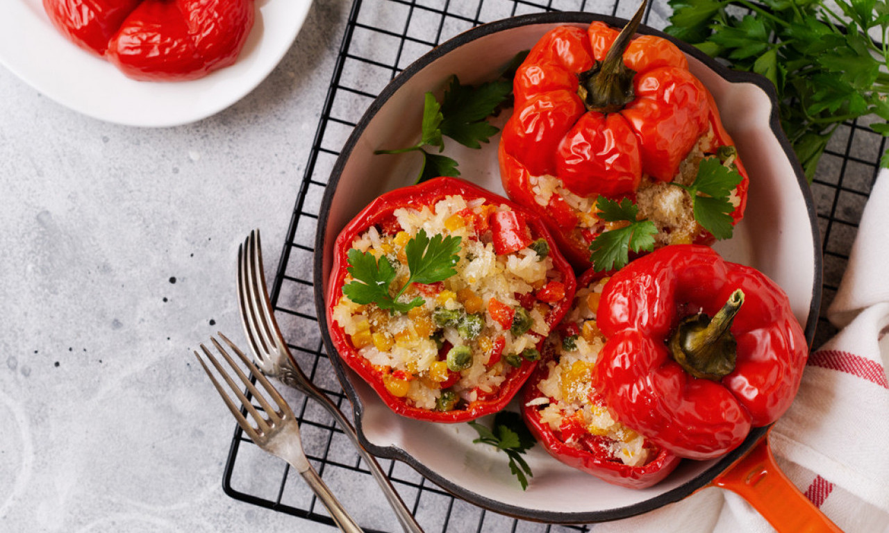 POSNE PUNJENE PAPRIKE NA VODI Pravi nedeljni ručak koji okuplja sve oko stola!