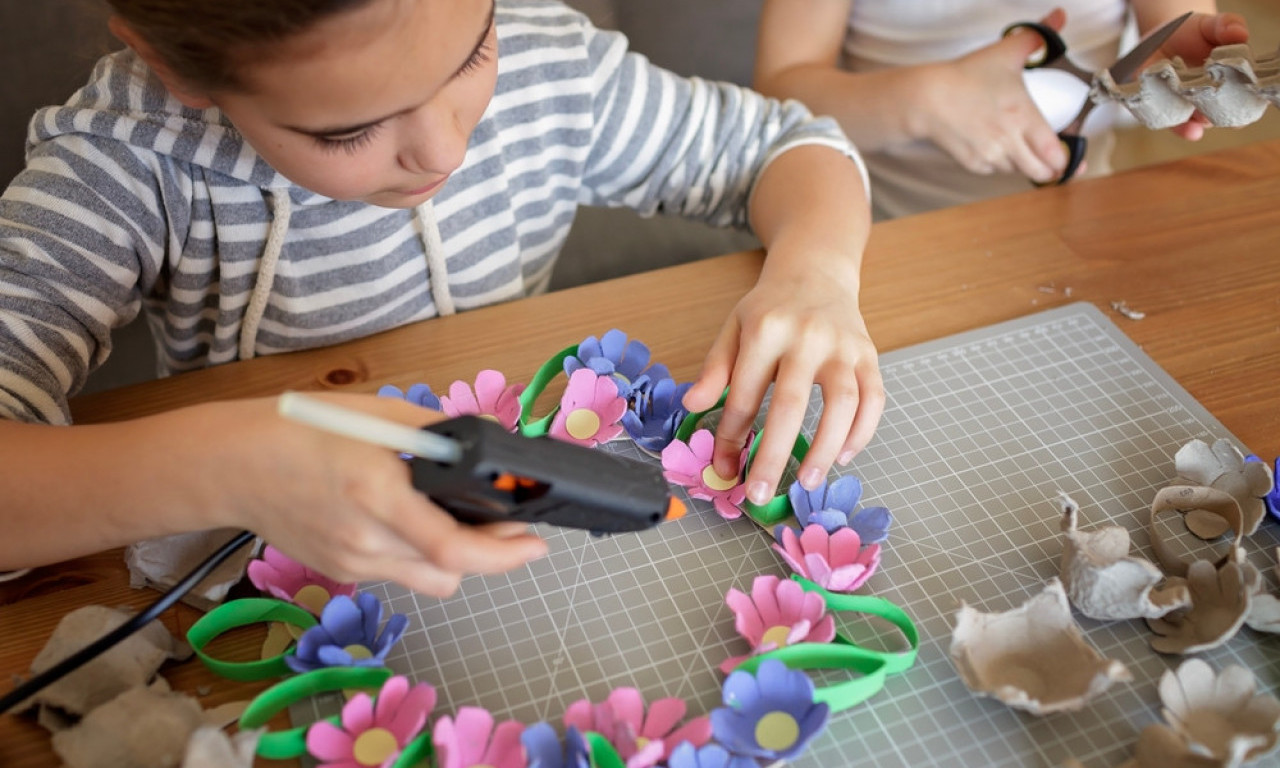 DEKORACIJE ZA VASKRS KOJE MOŽETE NAPRAVITI KOD KUĆE Ne košta puno, deca se zabavljaju a sve izgleda prelepo!