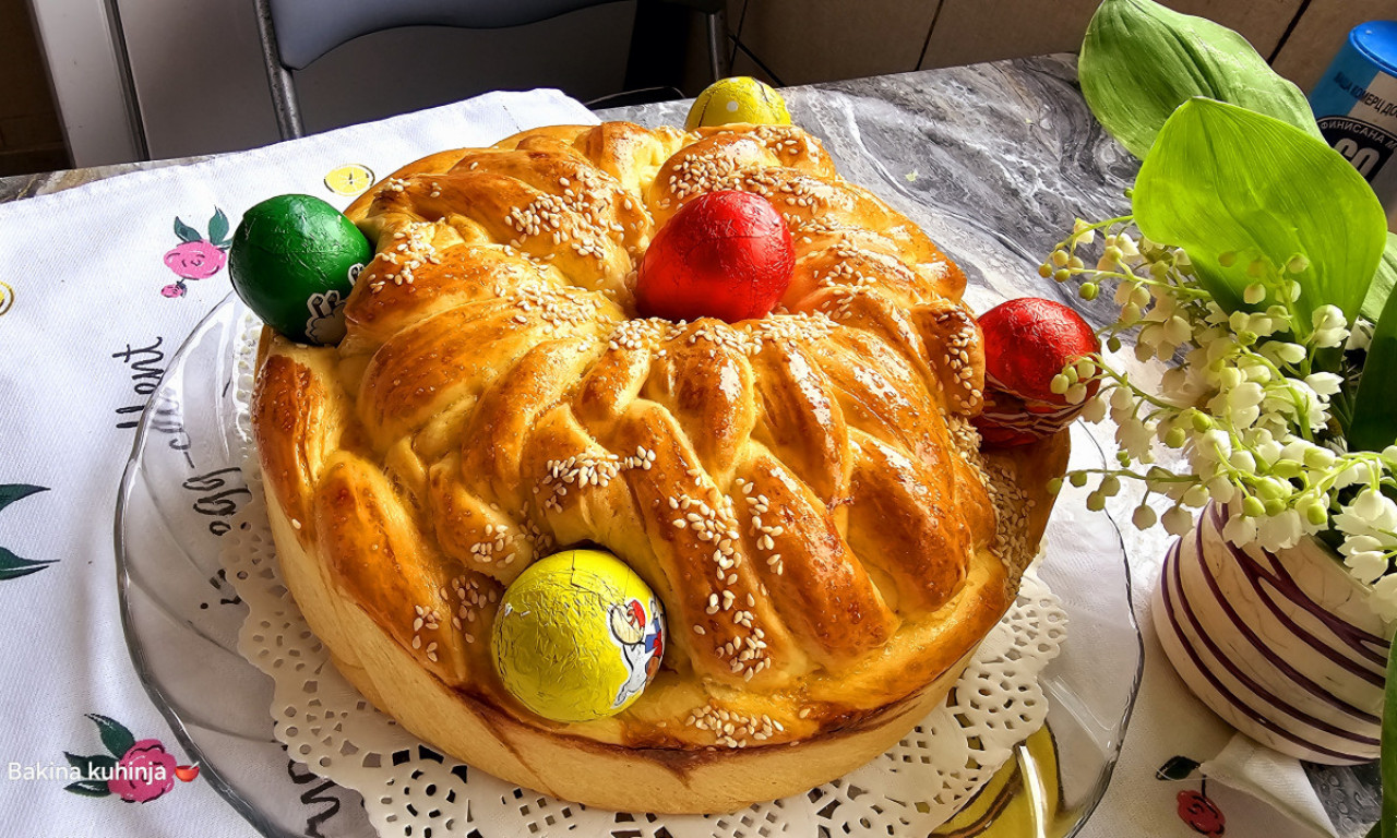 PRELEPA VASKRŠNJA POGAČA Testo kao duša, ukus dostojan praznika! (VIDEO)
