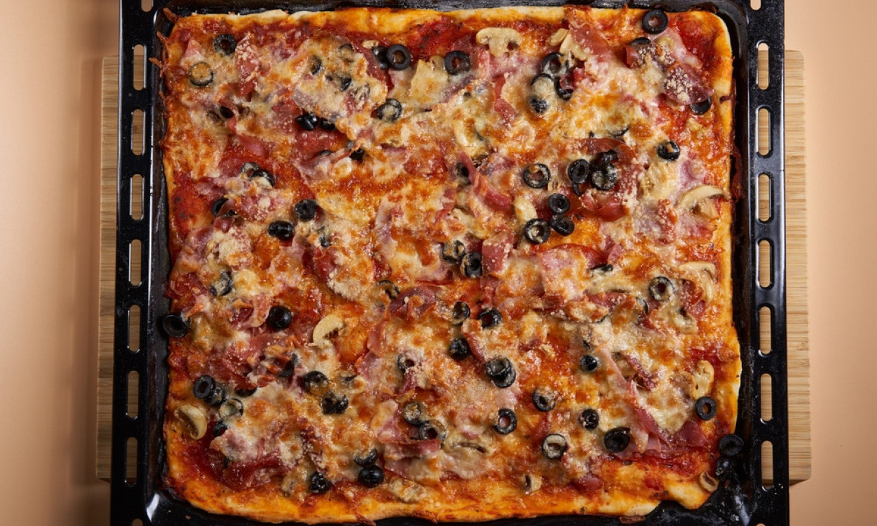 OVAKO SE PRAVI PRAVA DOMAĆA PICA Da bude kao iz picerije, ma kakvi, bolja!