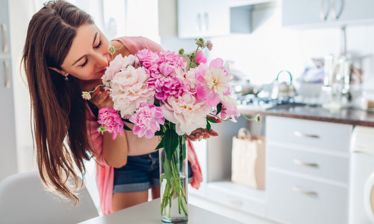 KOLIKO DUGO CVETOVI MOGU DA STOJE U VAZI? Saveti i verovanja koja će vam olakšati brigu