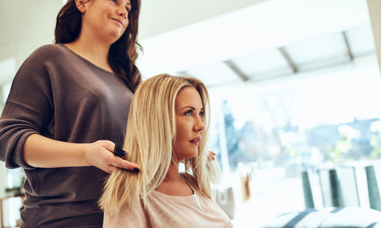 ZNAKOVI DA JE VREME ZA ŠIŠANJE Kako da prepoznate kada vaša kosa “pati” za frizurom