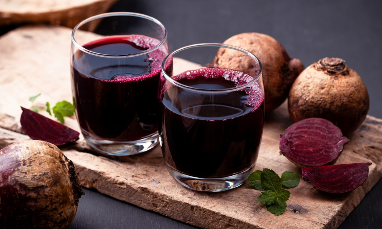 BOMBA ZA KRVNU SLIKU Drevna mešavina za jačanje organizma i anemiju – uzima se po 3 kašike dnevno