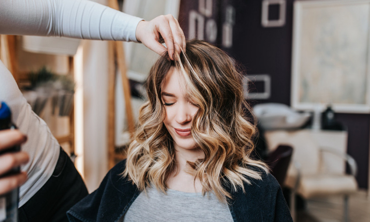 OPET MI JE MASNA KOSA! Evo kako da izgleda kao sveže oprana bez pranja